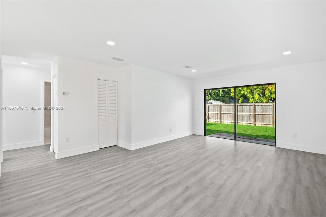 Active With Contract: $360,000 (3 beds, 2 baths, 960 Square Feet)