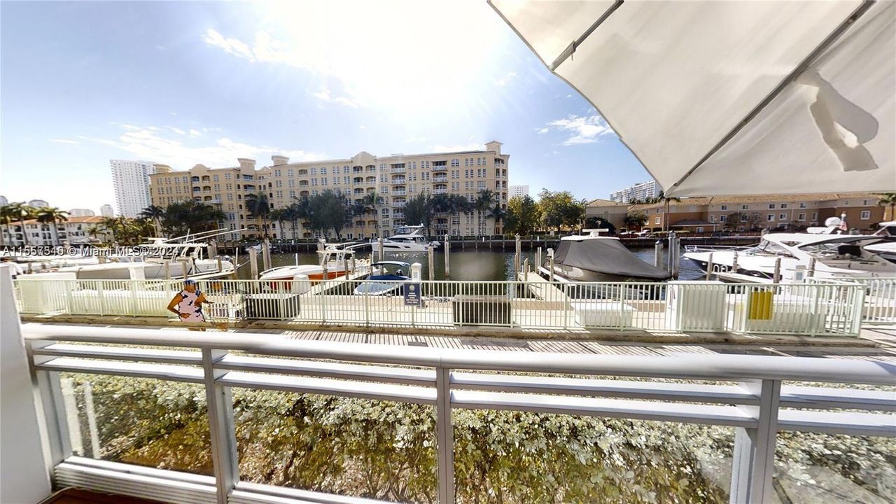 For Sale: $819,500 (2 beds, 3 baths, 1663 Square Feet)