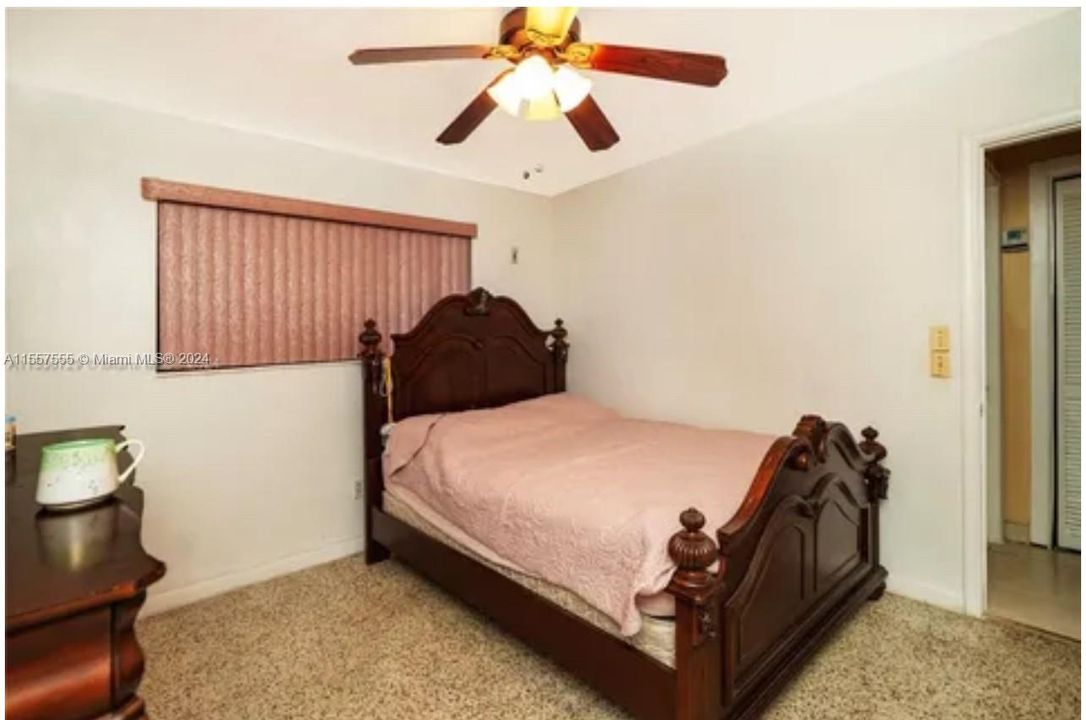 Vendido Recientemente: $538,999 (4 camas, 2 baños, 1898 Pies cuadrados)