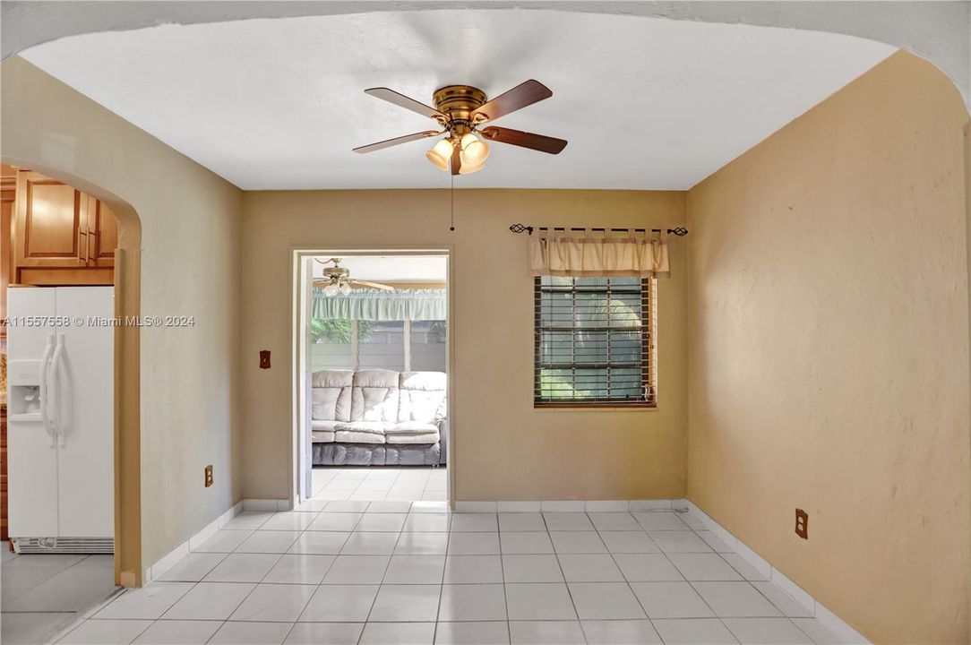 For Sale: $830,000 (2 beds, 2 baths, 1122 Square Feet)