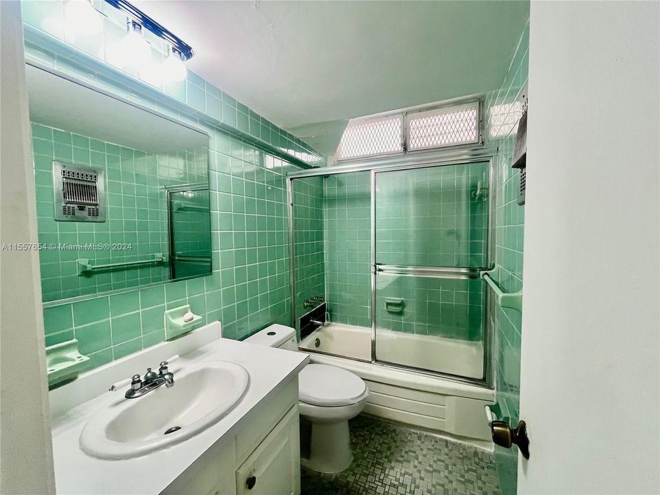 待售: $199,900 (0 贝兹, 1 浴室, 435 平方英尺)