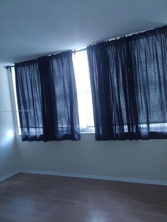 For Rent: $1,550 (1 beds, 1 baths, 780 Square Feet)