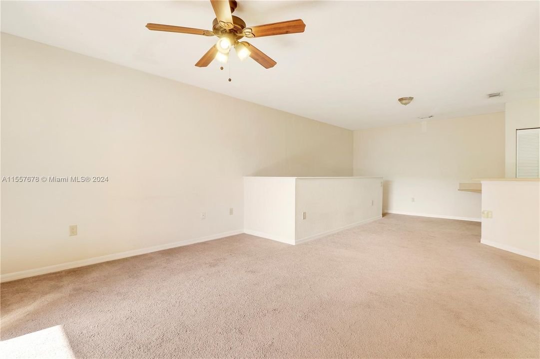 Active With Contract: $210,000 (1 beds, 1 baths, 875 Square Feet)