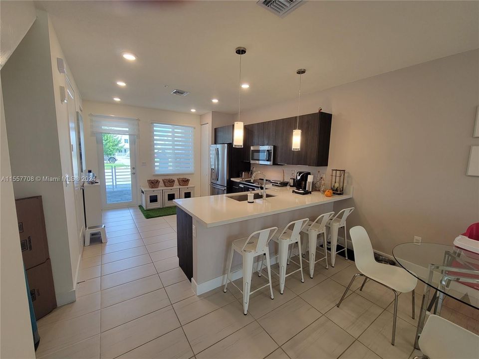 For Sale: $570,000 (3 beds, 2 baths, 1322 Square Feet)