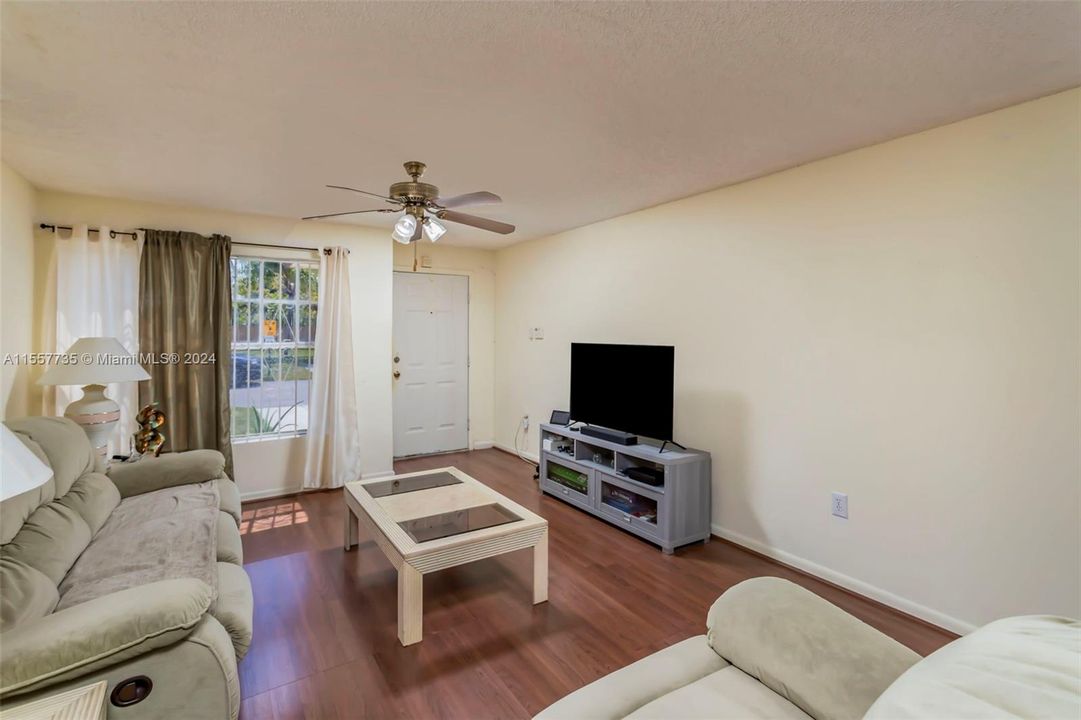 Active With Contract: $375,000 (3 beds, 2 baths, 1491 Square Feet)