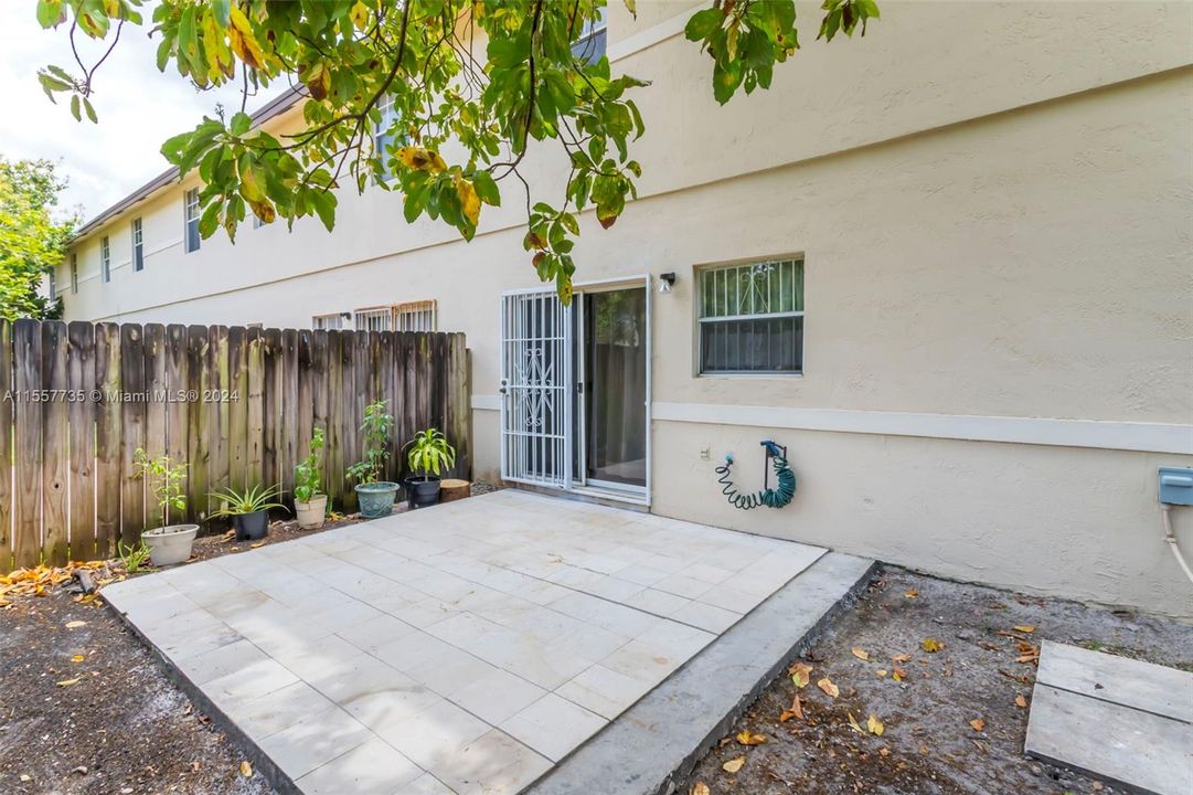 Active With Contract: $375,000 (3 beds, 2 baths, 1491 Square Feet)