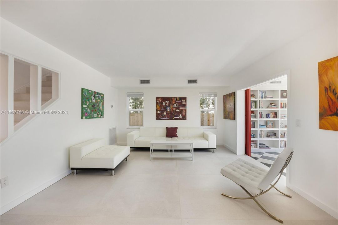 For Sale: $2,140,000 (3 beds, 2 baths, 1993 Square Feet)