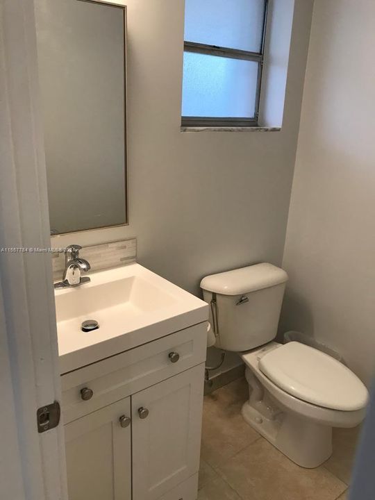 For Rent: $3,750 (1 beds, 1 baths, 850 Square Feet)