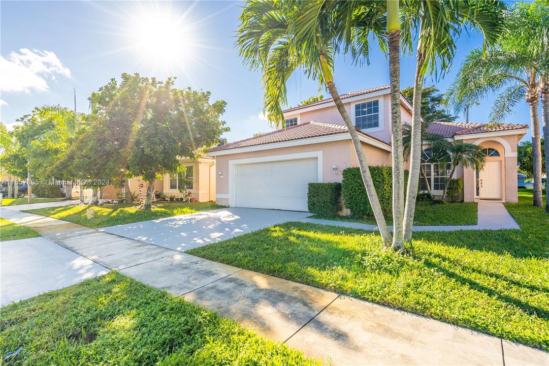 Active With Contract: $4,000 (4 beds, 3 baths, 2213 Square Feet)