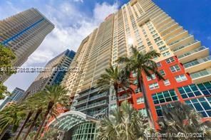 Active With Contract: $3,100 (1 beds, 1 baths, 750 Square Feet)