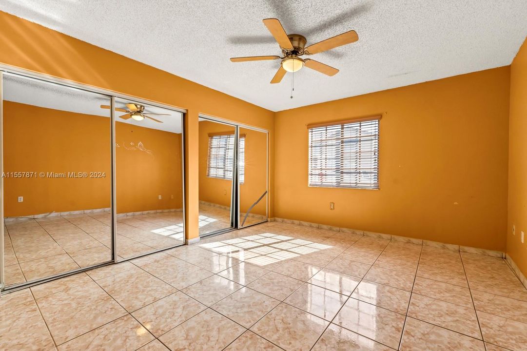 Recently Sold: $300,000 (2 beds, 2 baths, 870 Square Feet)