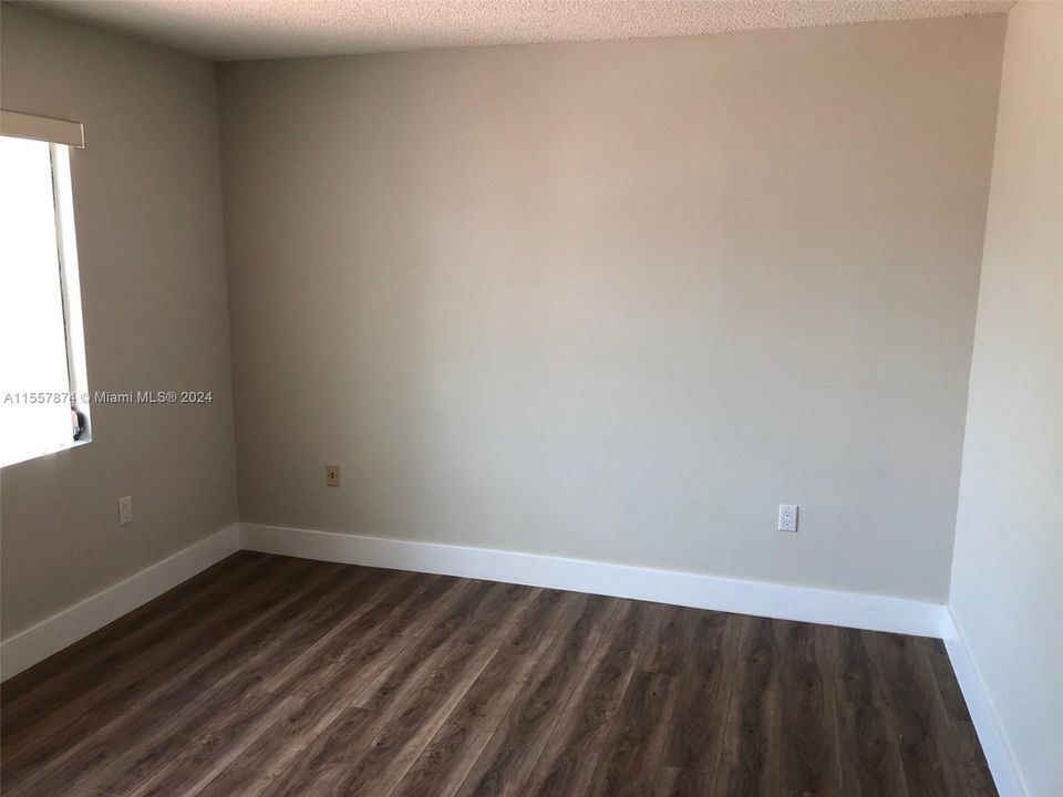 Recently Rented: $3,100 (3 beds, 2 baths, 1484 Square Feet)