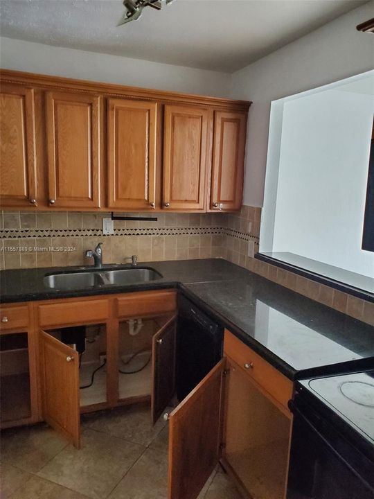 Recently Rented: $1,650 (1 beds, 1 baths, 740 Square Feet)