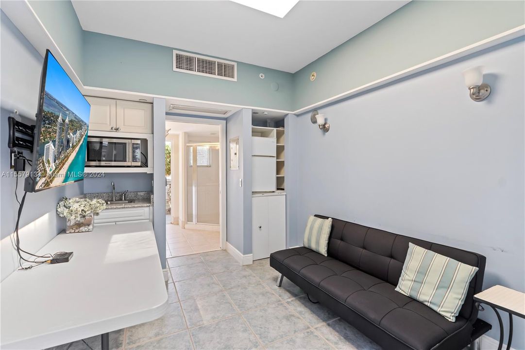 For Sale: $429,000 (0 beds, 1 baths, 190 Square Feet)