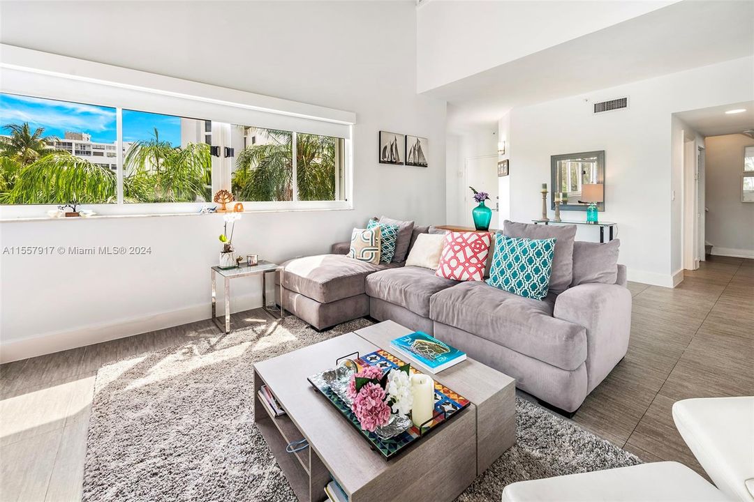 Active With Contract: $1,350,000 (3 beds, 2 baths, 1730 Square Feet)