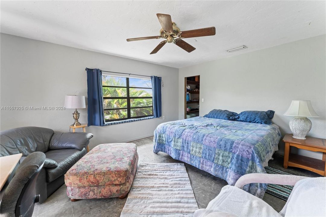 Recently Sold: $1,249,000 (3 beds, 2 baths, 4301 Square Feet)