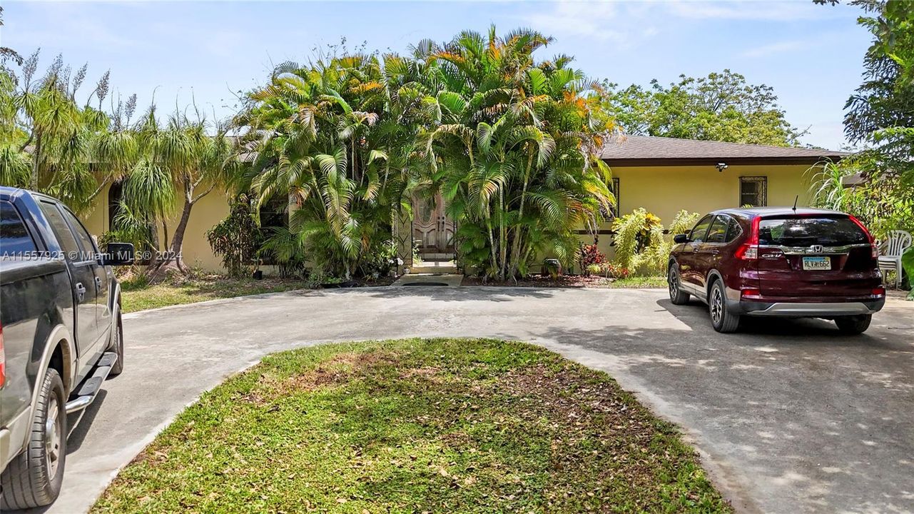 Recently Sold: $1,249,000 (3 beds, 2 baths, 4301 Square Feet)