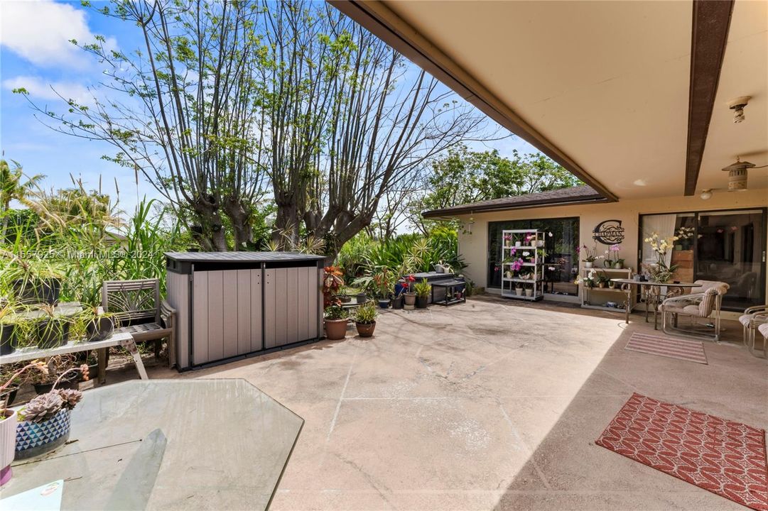 Recently Sold: $1,249,000 (3 beds, 2 baths, 4301 Square Feet)