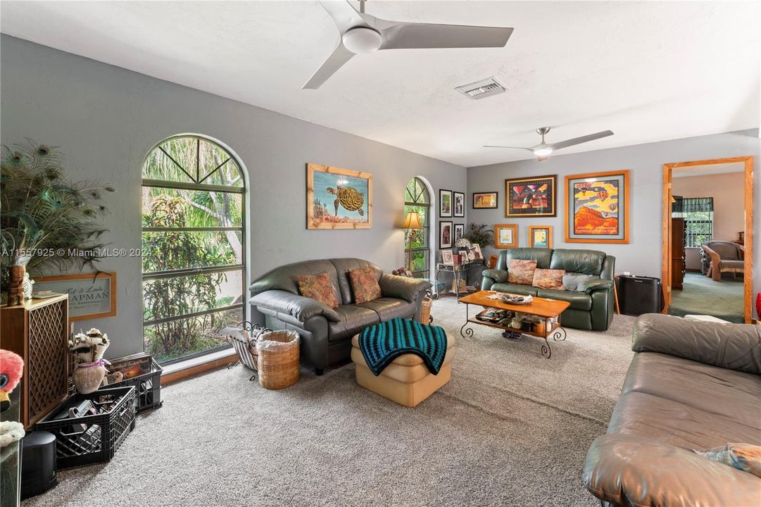 Recently Sold: $1,249,000 (3 beds, 2 baths, 4301 Square Feet)