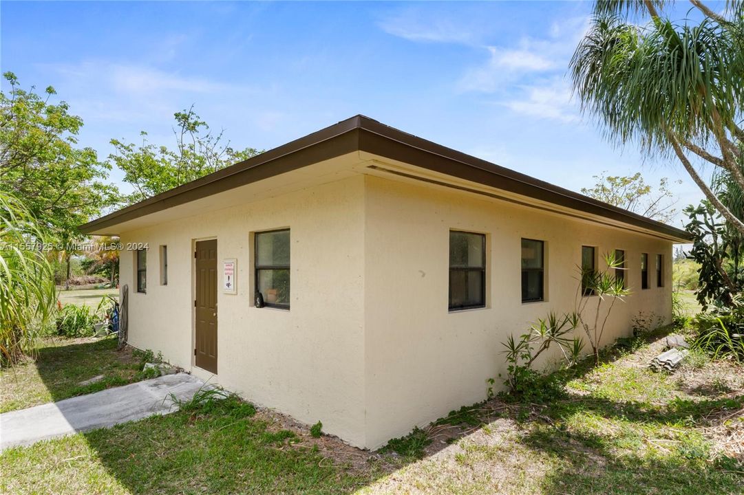 Recently Sold: $1,249,000 (3 beds, 2 baths, 4301 Square Feet)