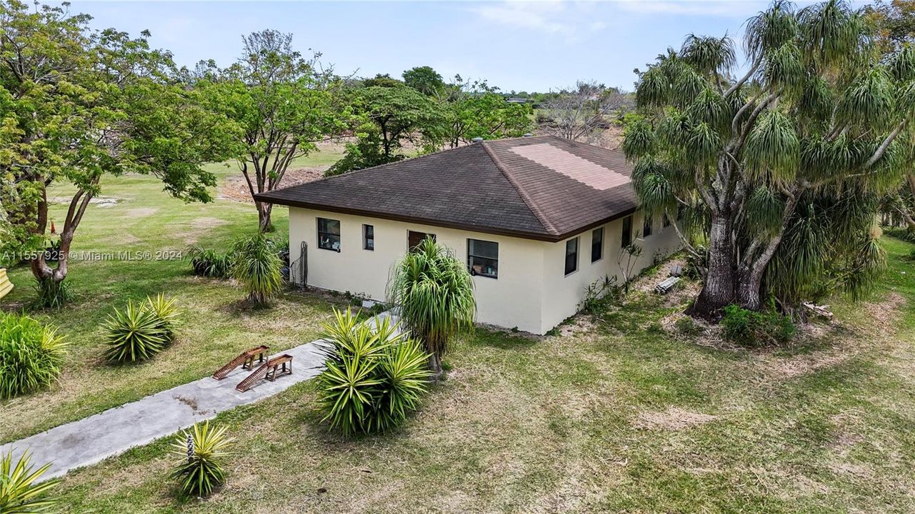 Recently Sold: $1,249,000 (3 beds, 2 baths, 4301 Square Feet)