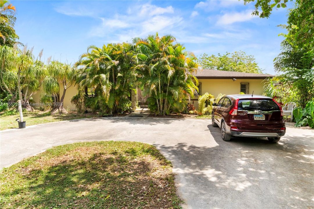 Recently Sold: $1,249,000 (3 beds, 2 baths, 4301 Square Feet)