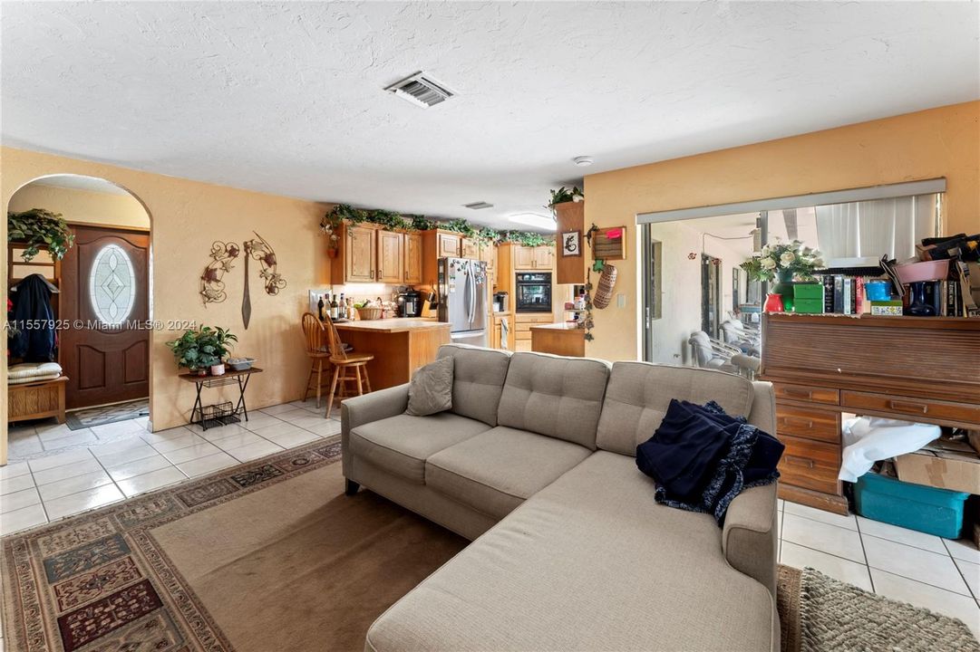 Recently Sold: $1,249,000 (3 beds, 2 baths, 4301 Square Feet)