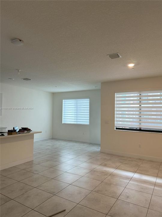 For Rent: $3,500 (3 beds, 2 baths, 1509 Square Feet)