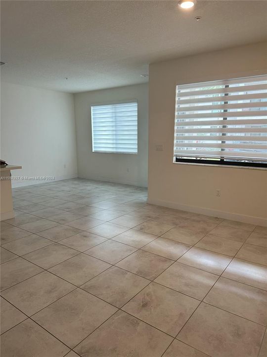 For Rent: $3,500 (3 beds, 2 baths, 1509 Square Feet)