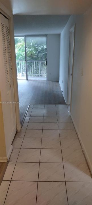 Recently Rented: $1,650 (1 beds, 1 baths, 826 Square Feet)