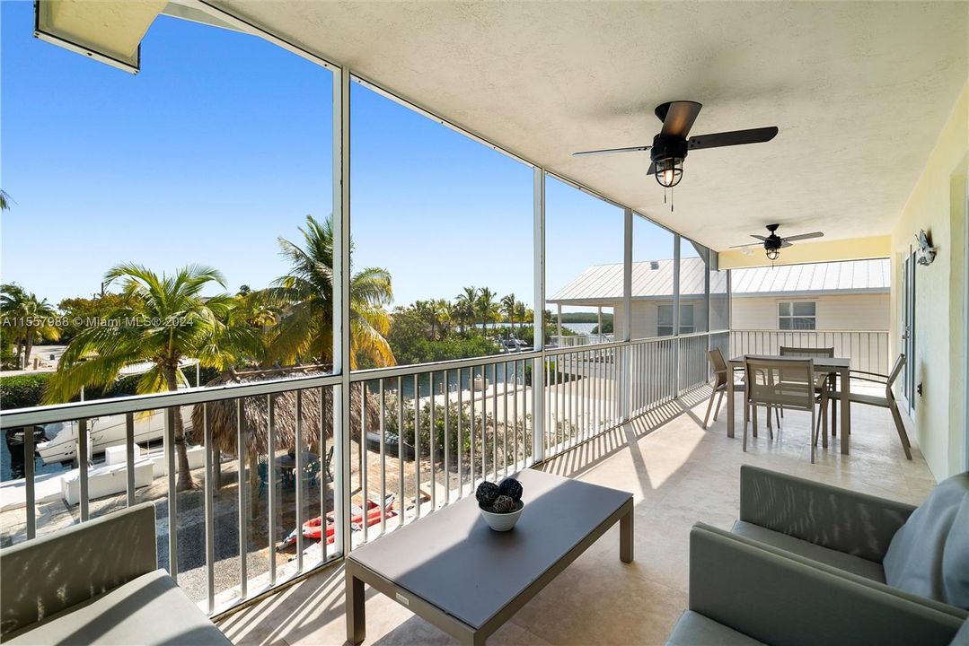 Recently Sold: $1,475,000 (3 beds, 3 baths, 1200 Square Feet)