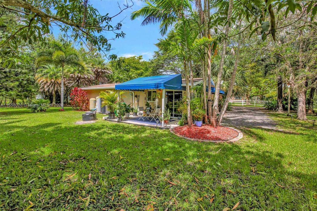 Recently Sold: $1,350,000 (5 beds, 3 baths, 3136 Square Feet)