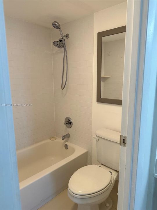 For Sale: $338,000 (1 beds, 1 baths, 1038 Square Feet)