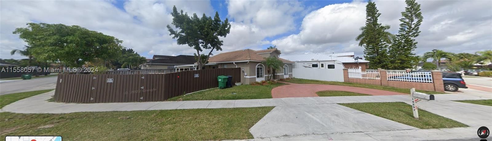 Recently Rented: $3,900 (3 beds, 2 baths, 1539 Square Feet)