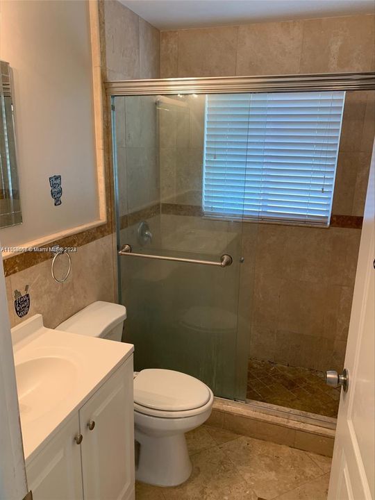 Recently Rented: $3,900 (3 beds, 2 baths, 1539 Square Feet)