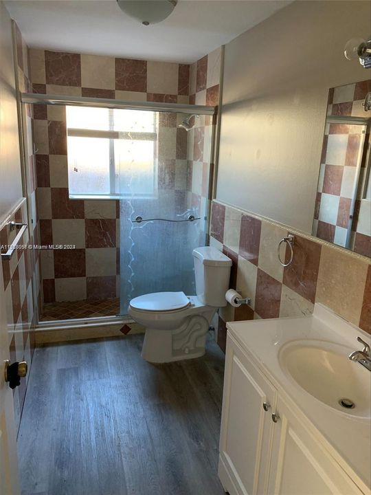 Recently Rented: $3,900 (3 beds, 2 baths, 1539 Square Feet)