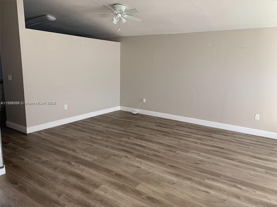 Recently Rented: $3,900 (3 beds, 2 baths, 1539 Square Feet)