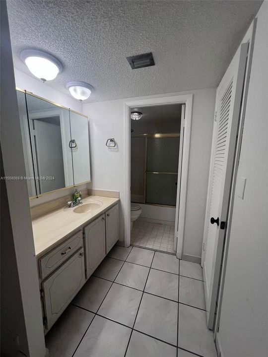 For Rent: $2,500 (1 beds, 2 baths, 1063 Square Feet)