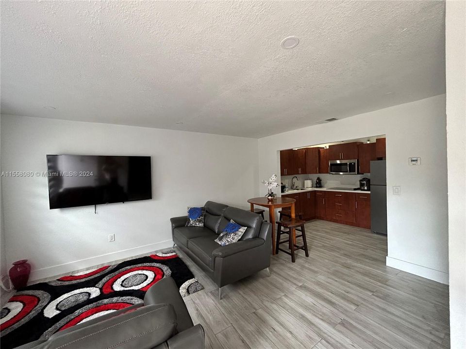 Vendido Recientemente: $319,000 (2 camas, 2 baños, 856 Pies cuadrados)