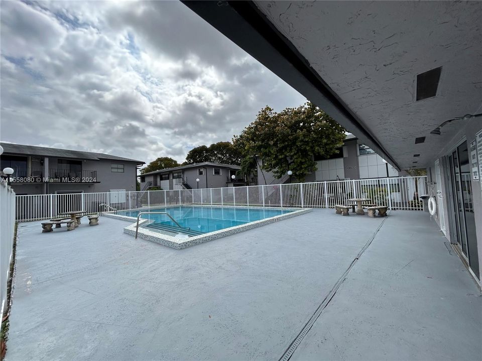 Vendido Recientemente: $319,000 (2 camas, 2 baños, 856 Pies cuadrados)