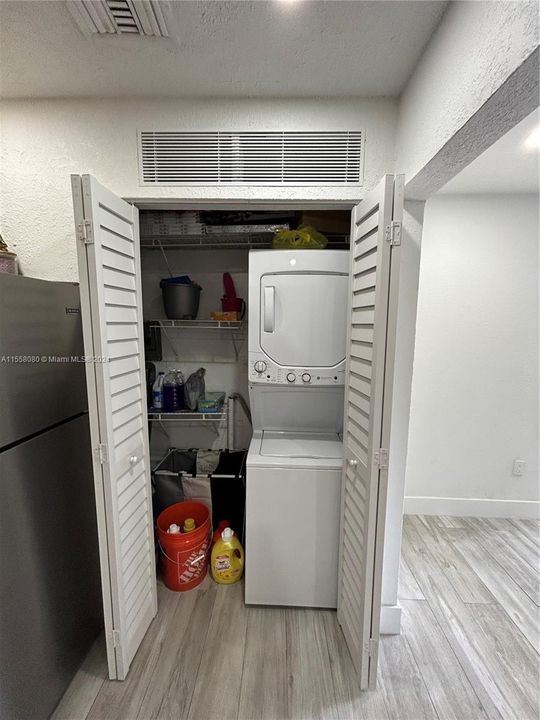 Vendido Recientemente: $319,000 (2 camas, 2 baños, 856 Pies cuadrados)