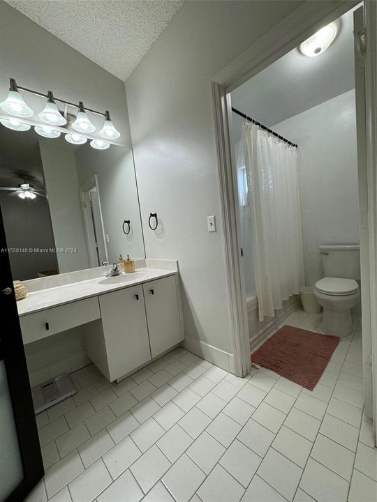 最近售出: $460,000 (3 贝兹, 2 浴室, 1204 平方英尺)