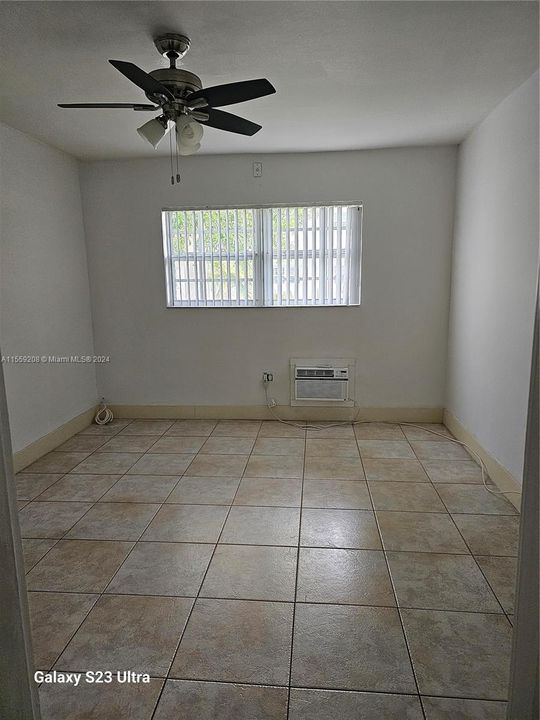 For Sale: $190,000 (1 beds, 1 baths, 653 Square Feet)