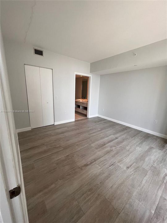 Active With Contract: $7,200 (2 beds, 2 baths, 1276 Square Feet)