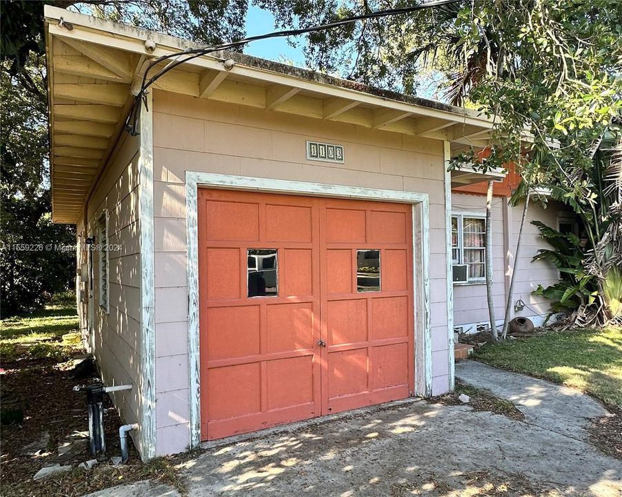 最近售出: $745,000 (11,400 平方英尺)