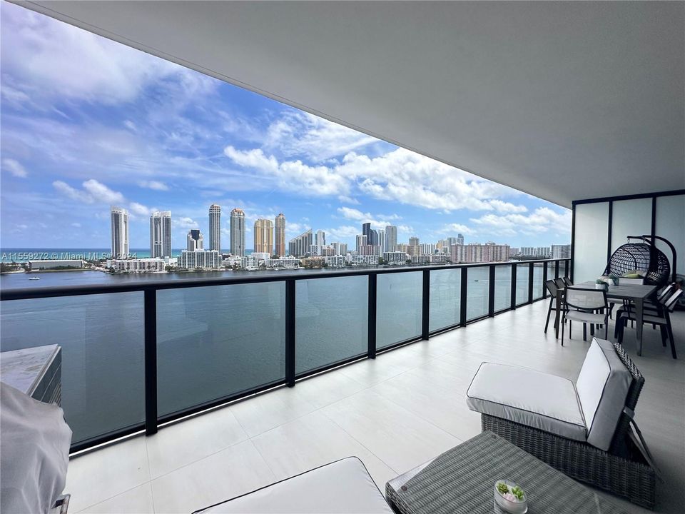For Sale: $3,995,000 (3 beds, 4 baths, 2956 Square Feet)