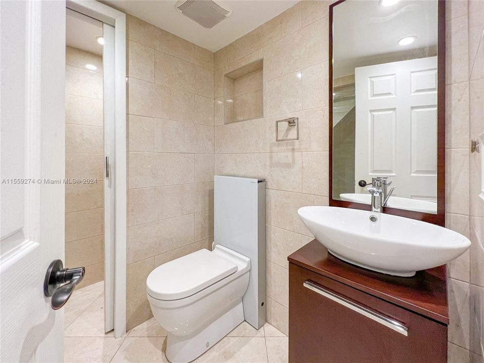 最近租的: $3,300 (3 贝兹, 2 浴室, 1560 平方英尺)