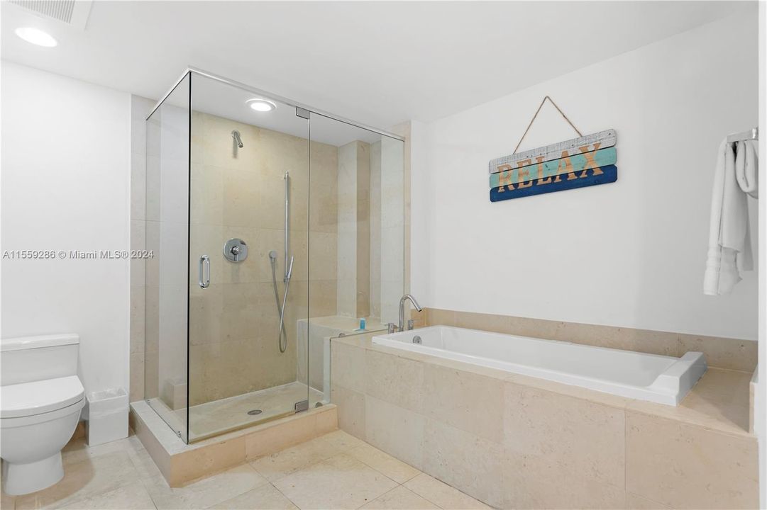 Active With Contract: $1,250,000 (2 beds, 2 baths, 1347 Square Feet)