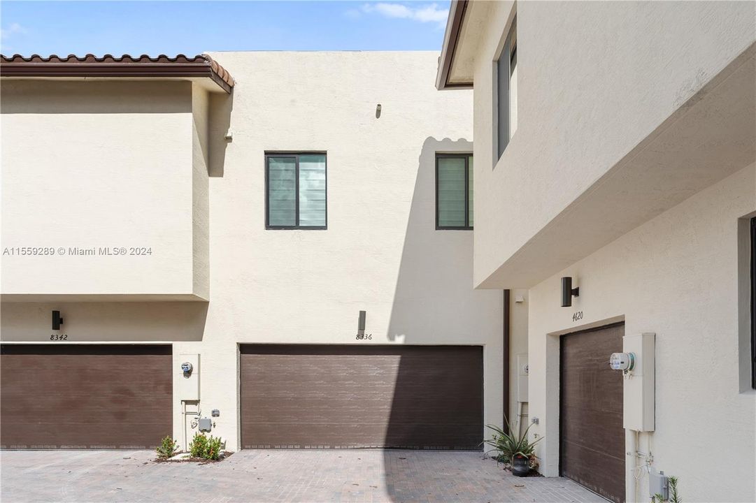 Active With Contract: $5,000 (3 beds, 3 baths, 2366 Square Feet)