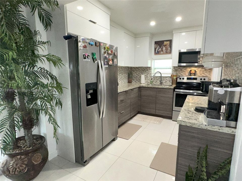 For Sale: $490,000 (2 beds, 1 baths, 1072 Square Feet)